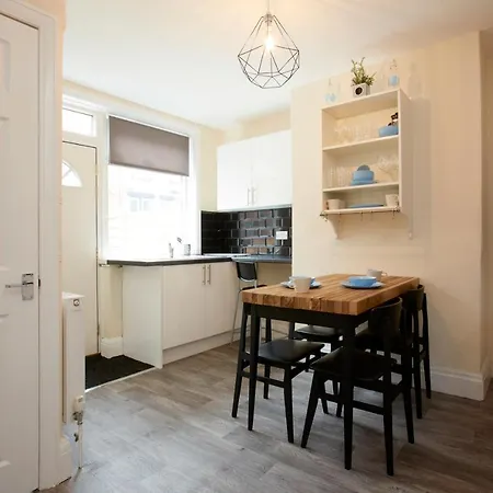 Stylish Twist Townhouse * Leeds (West Yorkshire)